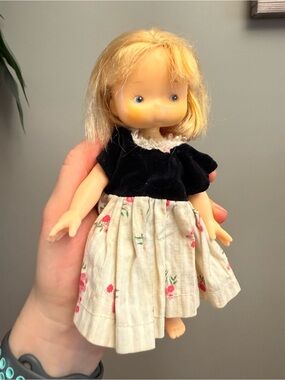 Vintage 1975 Vinyl Doll Knickerbocker Holly Hobbie Dolly Blonde KTC Toy Small